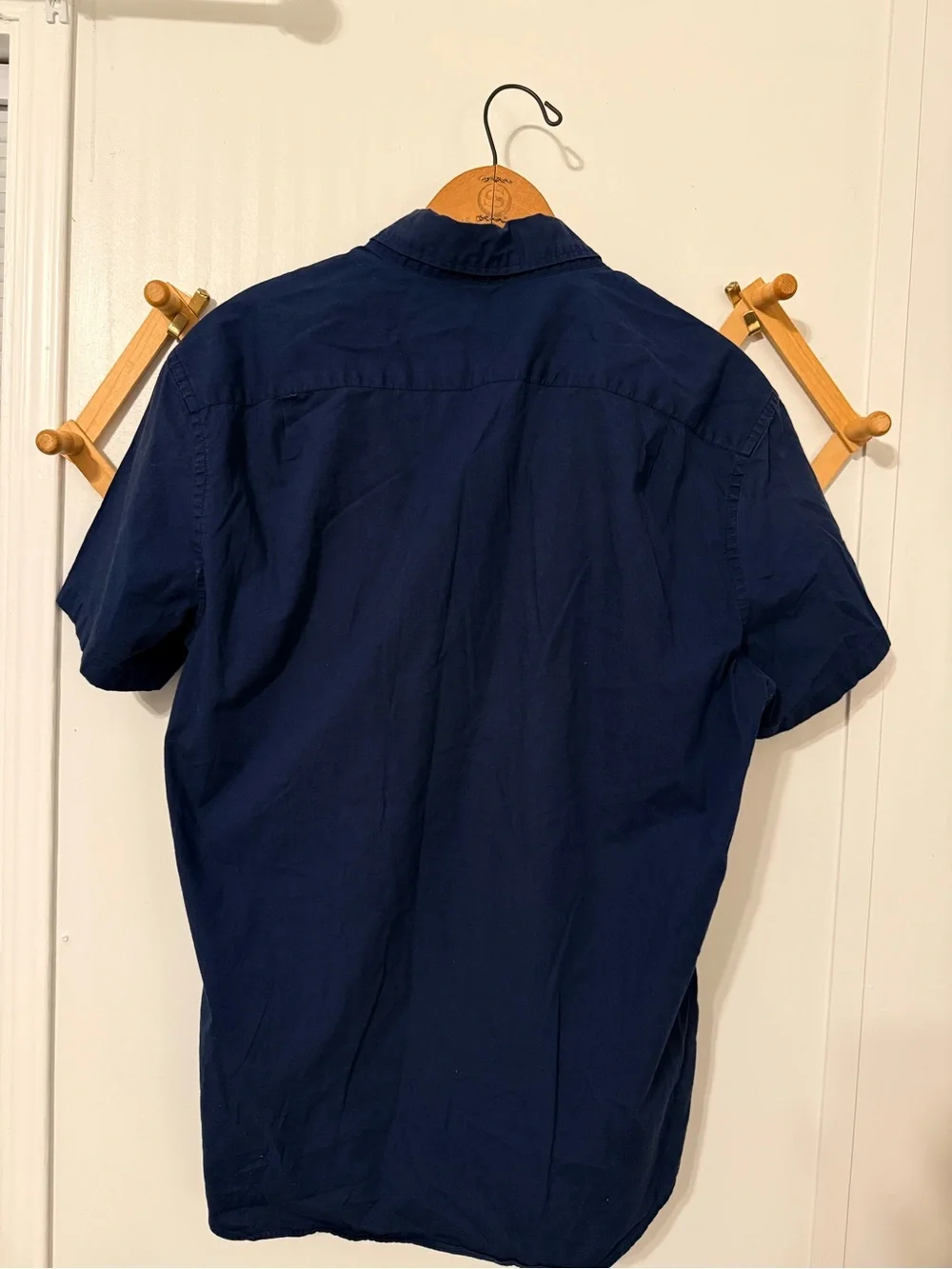 J. Crew Men’s Short-Sleeve Button-Down Shirt in Navy